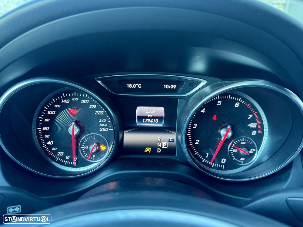 Mercedes-Benz CLA 180 7G-DCT Urban - 37