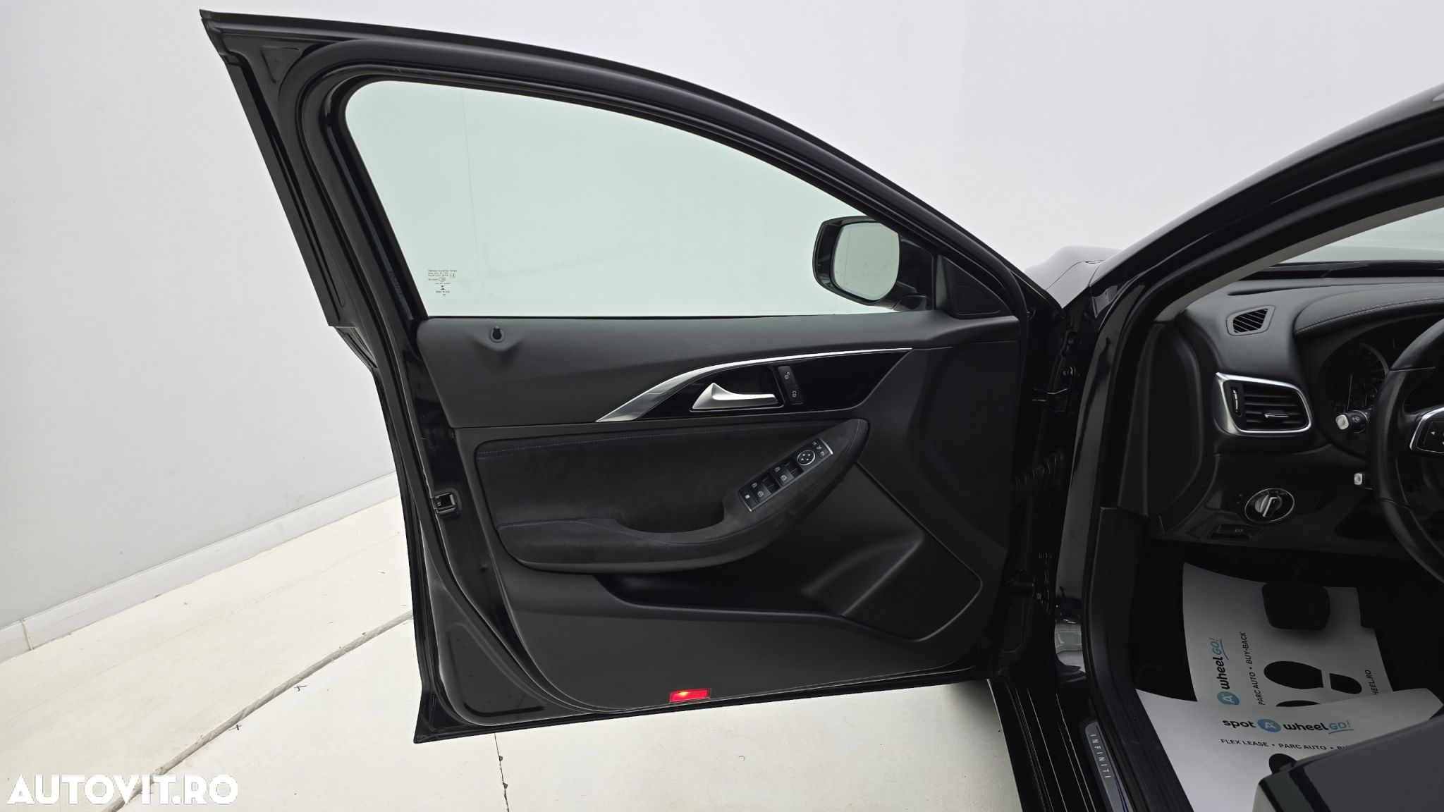 Infiniti Q30 - 10