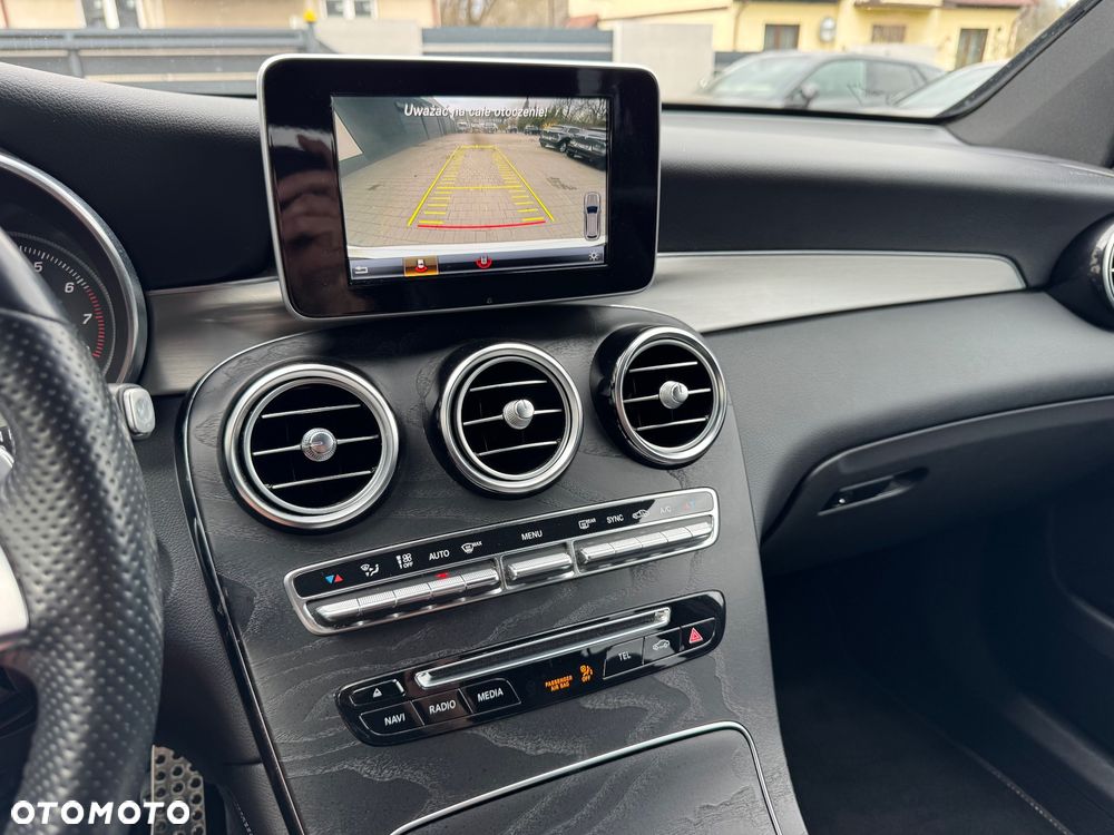 Mercedes-Benz GLC 250 4Matic 9G-TRONIC AMG Line - 36