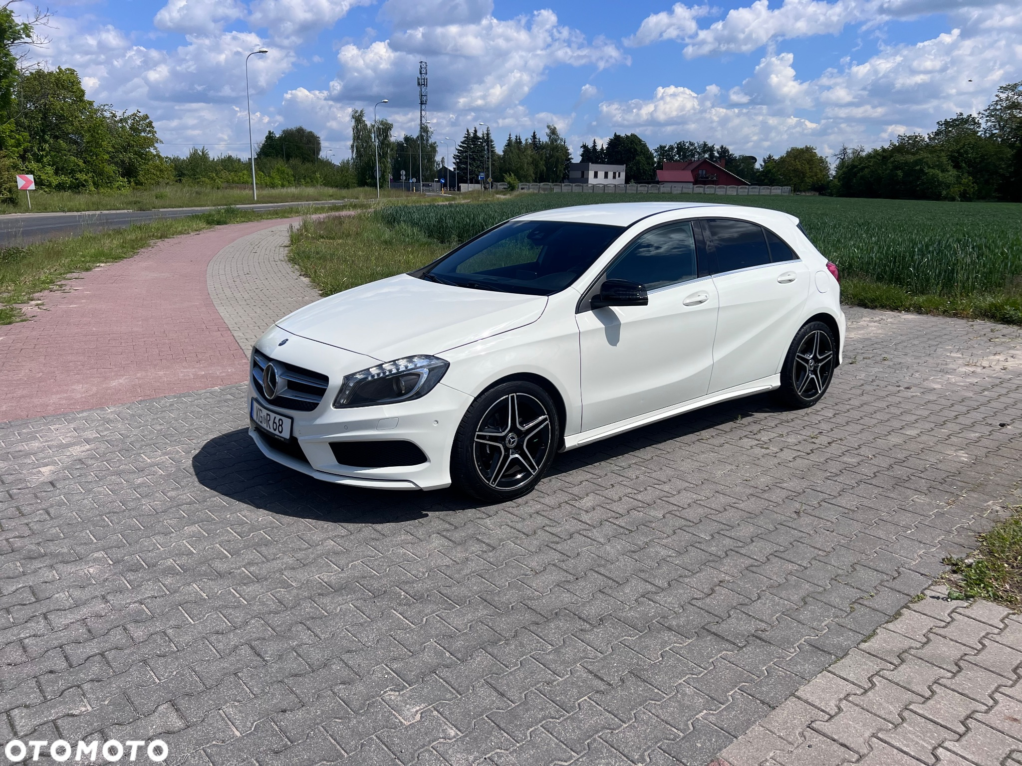 Mercedes-Benz Klasa A 180 (BlueEFFICIENCY) AMG Sport - 2