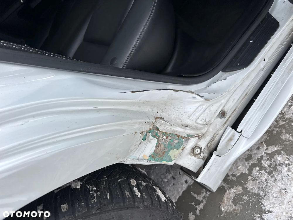 Suzuki Kizashi 2.4 4x4 CVT Sport - 23