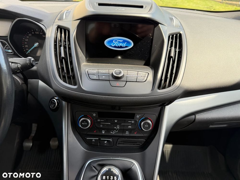 Ford Kuga 1.5 EcoBoost 2x4 Trend - 14