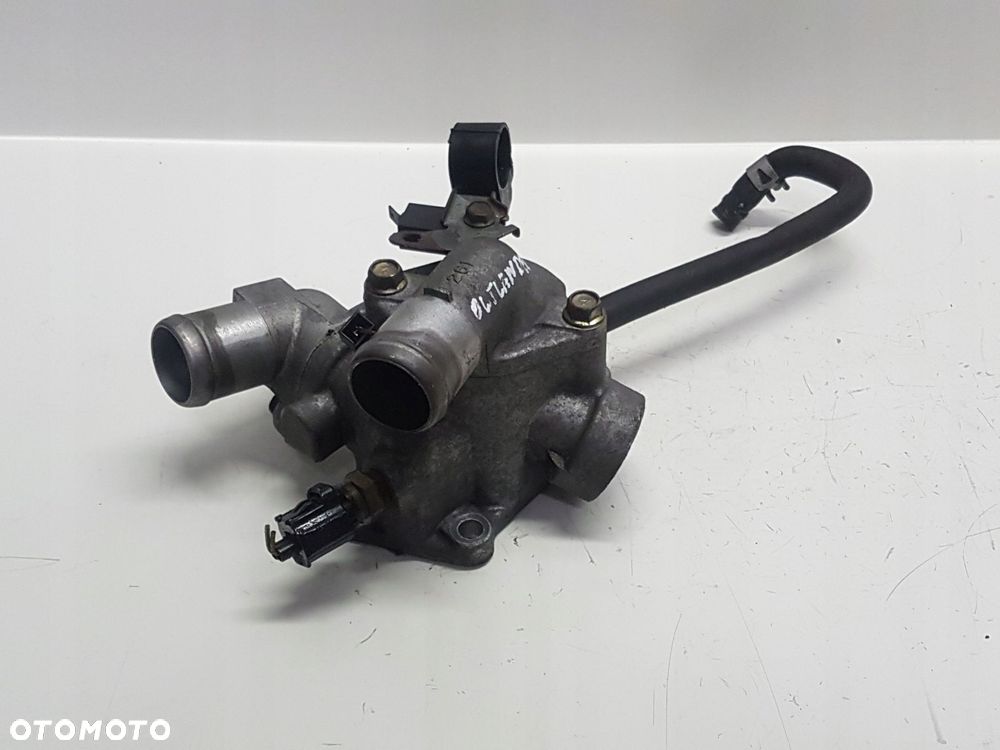 OUTLANDER I 2.0B 03- OBUDOWA TERMOSTATU - 1