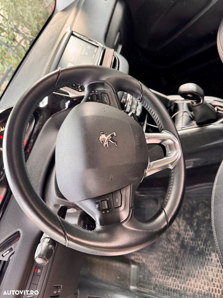 Peugeot 208 1.2 L PureTech Active - 8
