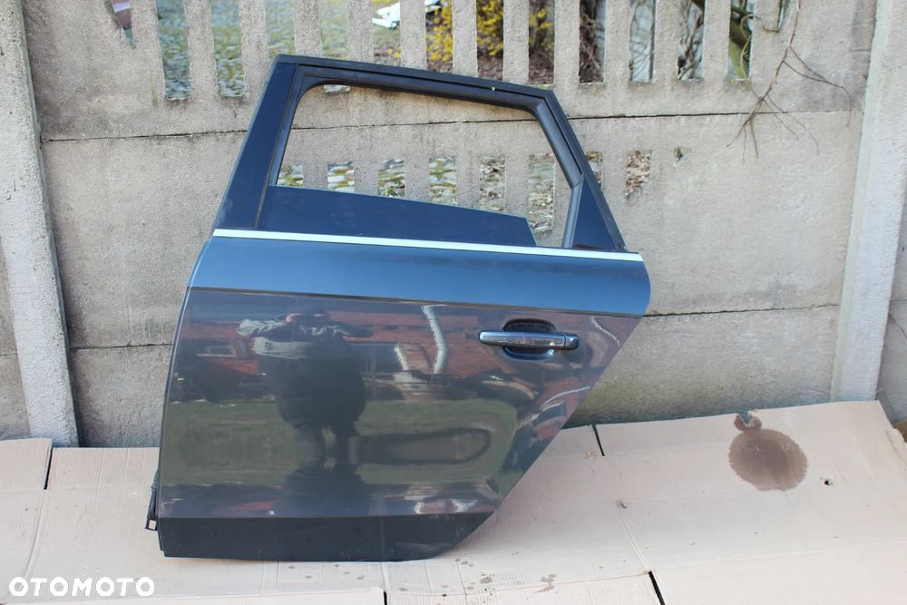 DRZWI TYLNE LEWE AUDI A4 B8 AVANT LZ7H 2013