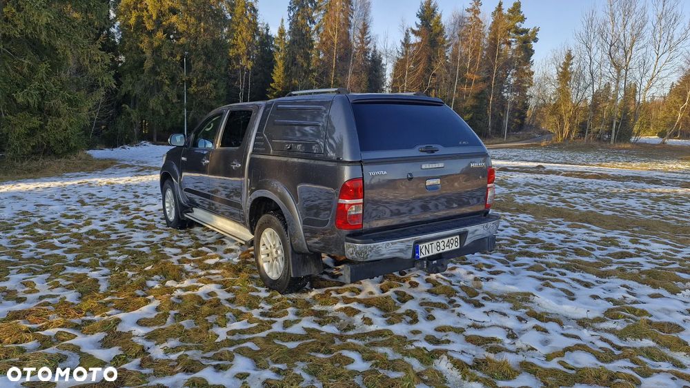 Toyota Hilux 3.0 D-4D Invincible - 19