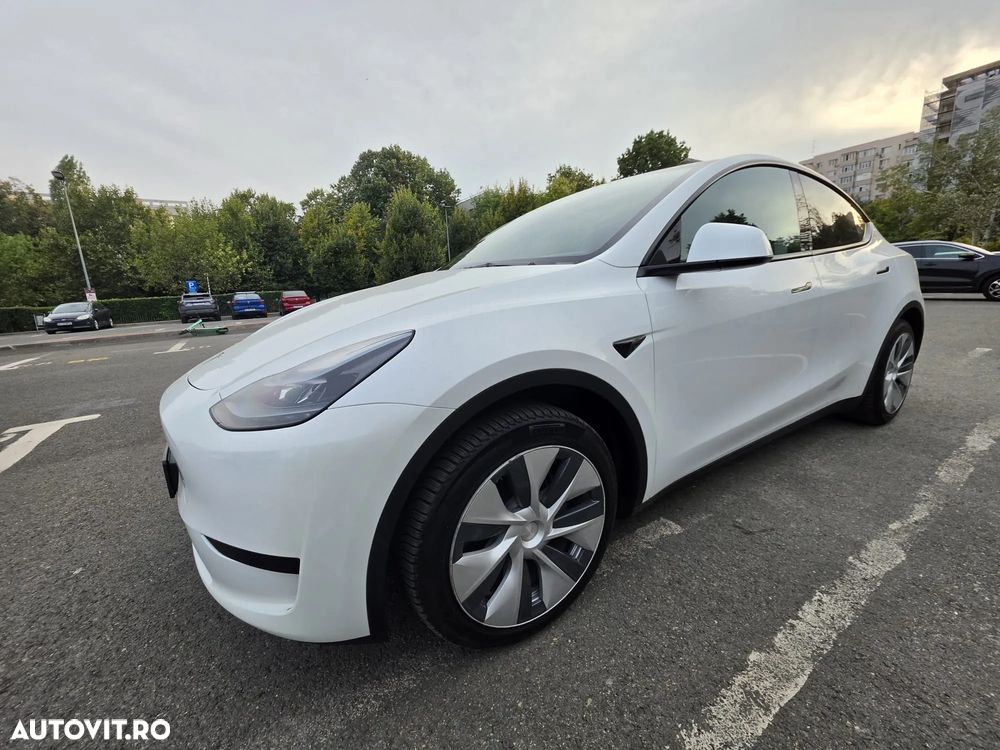 Tesla Model Y - 28