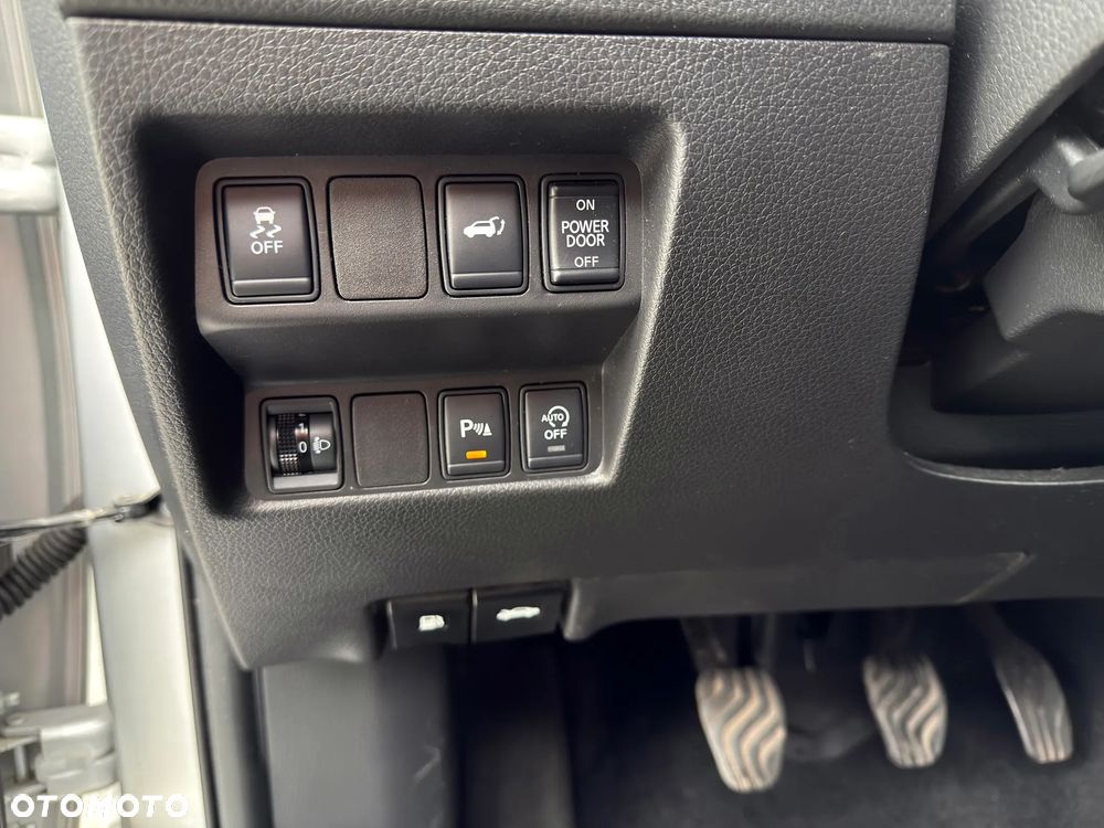 Nissan X-Trail 1.6 DCi ALL-MODE 4x4i Tekna - 32