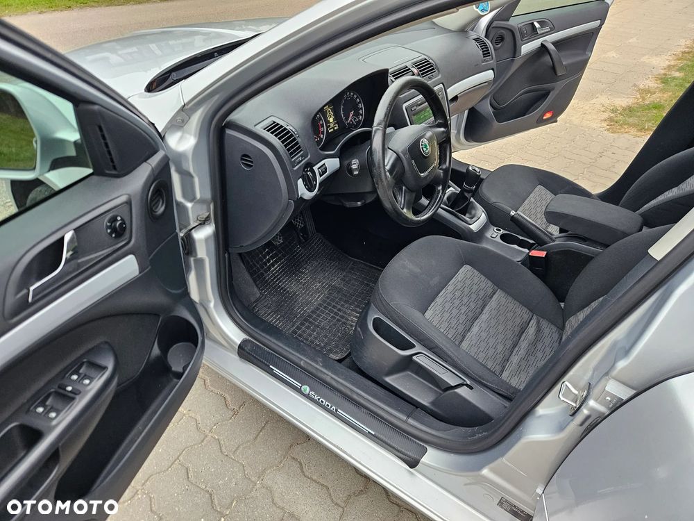 Skoda Octavia 1.6 TDI DPF Ambition - 9