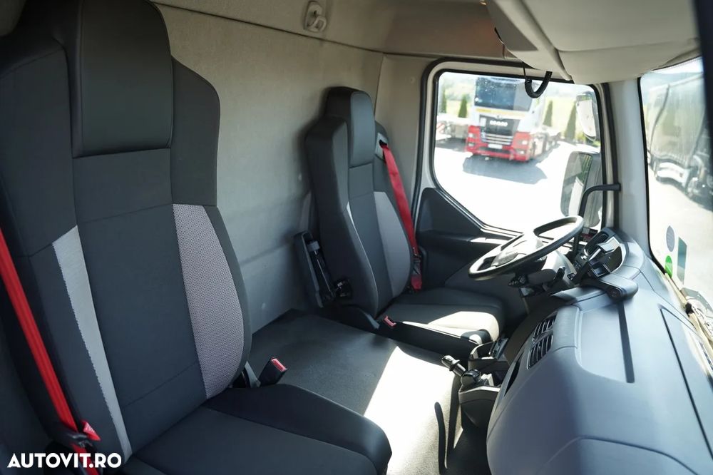 Renault / D 280 / CAMION FRIGORIFIC - 6,7 M / THERMO KING ES-600 MAX / 500 ORE DE FUNCȚIONARE MOTOR / + PLATFORMĂ HIDRAULICĂ PALFINGER - 2.000 KG / UTILIZARE REDUSĂ / - 34