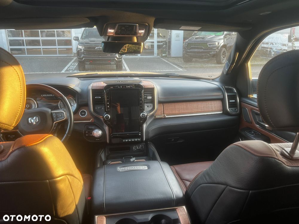RAM 1500 5.7 Crew Cab Shortbed Longhorn Chrome - 14