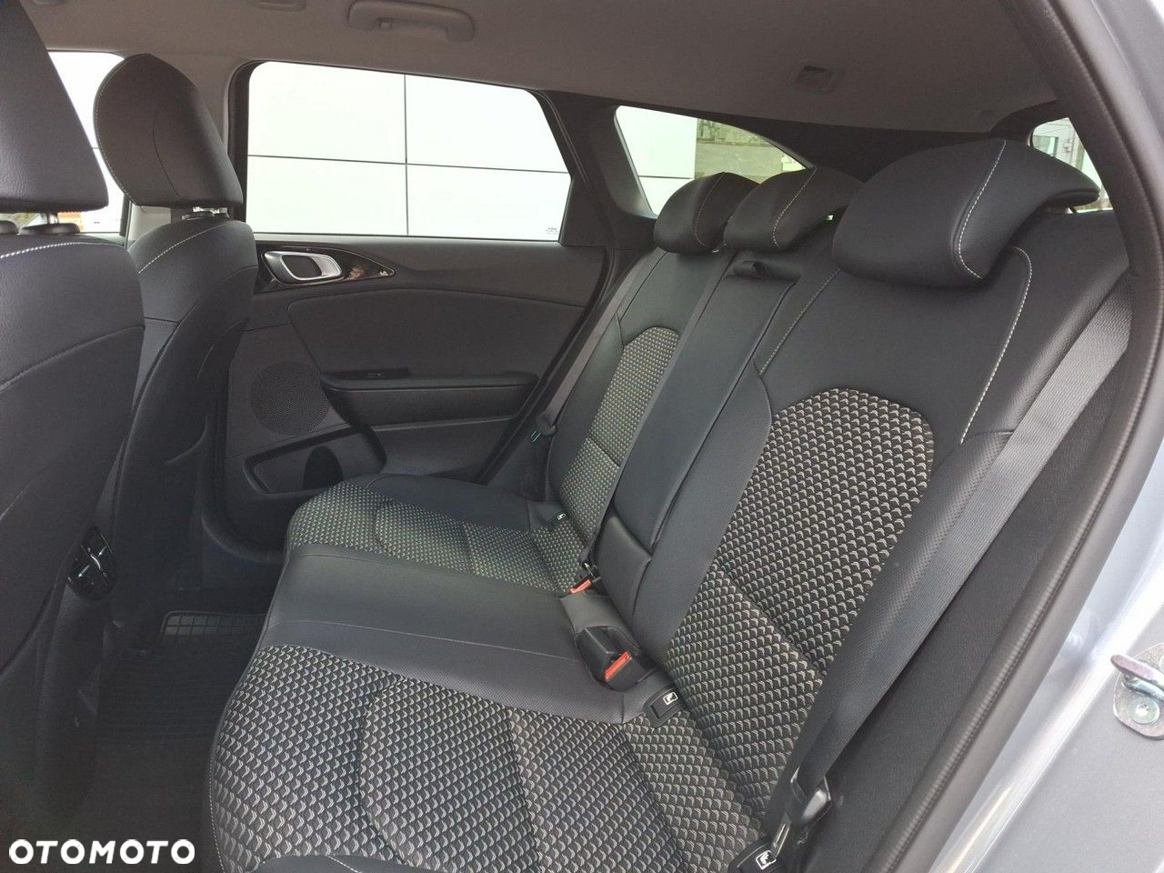 Kia Ceed 1.5 T-GDI Tribute DCT - 16