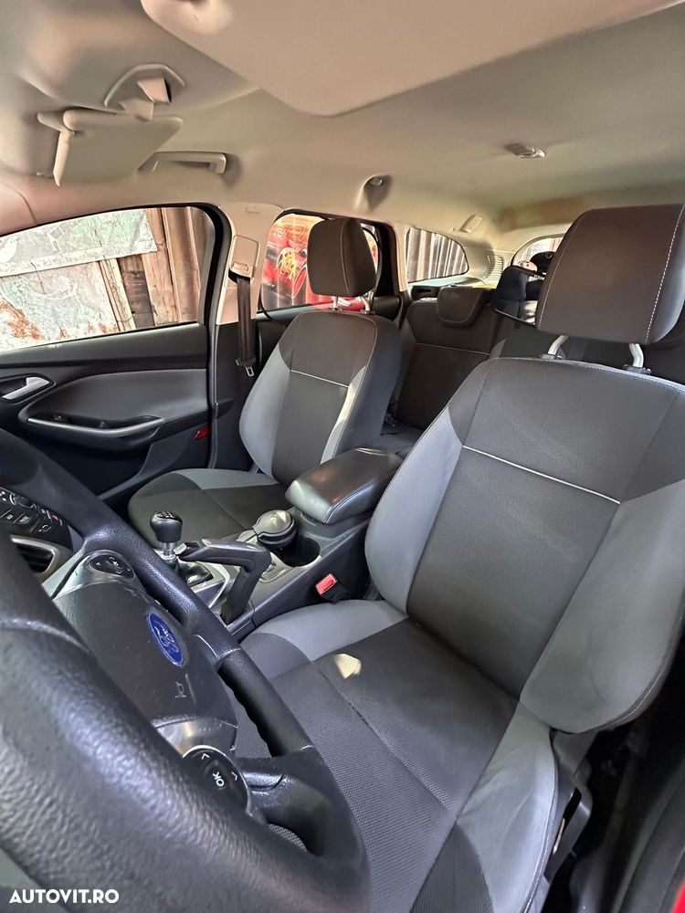 Ford Focus 1.6 TDCI DPF Sport - 6