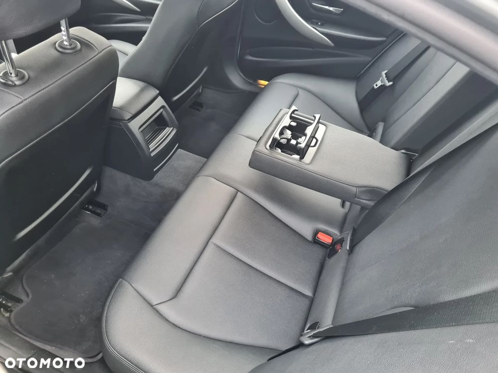 BMW Seria 3 316d Sport Line - 6