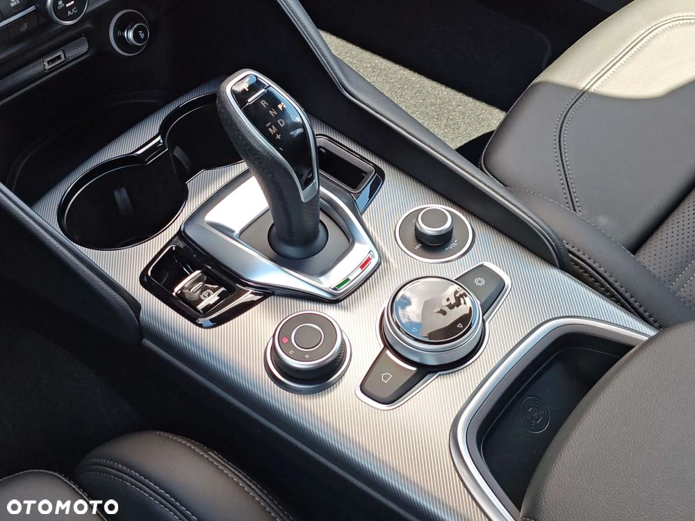 Alfa Romeo Giulia 2.0 Turbo Veloce Q4 - 9