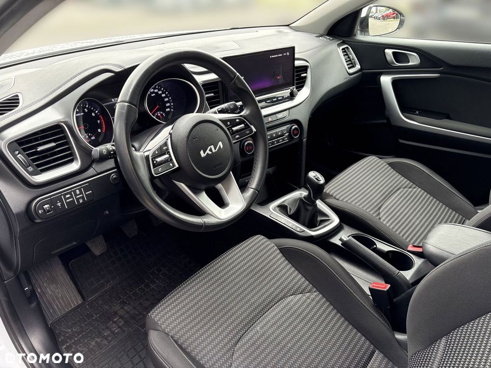 Kia Ceed 1.5 T-GDI M - 9
