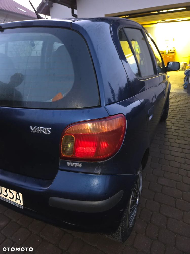 Toyota Yaris 1.0 Base - 4