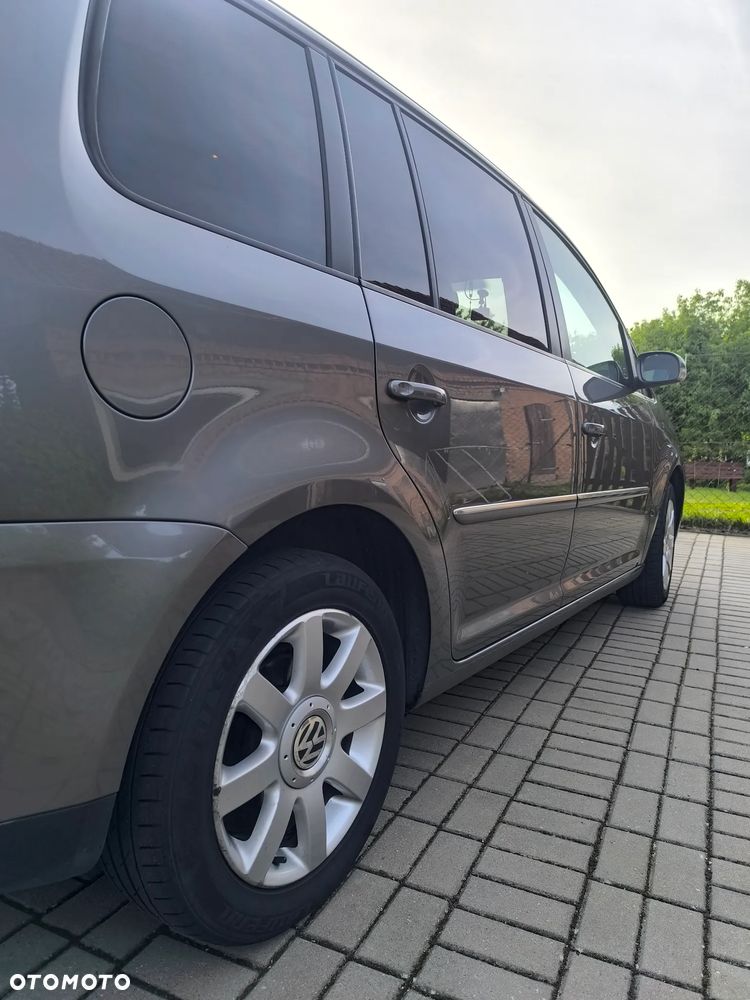 Volkswagen Touran 2.0 TDI DPF Trendline - 28