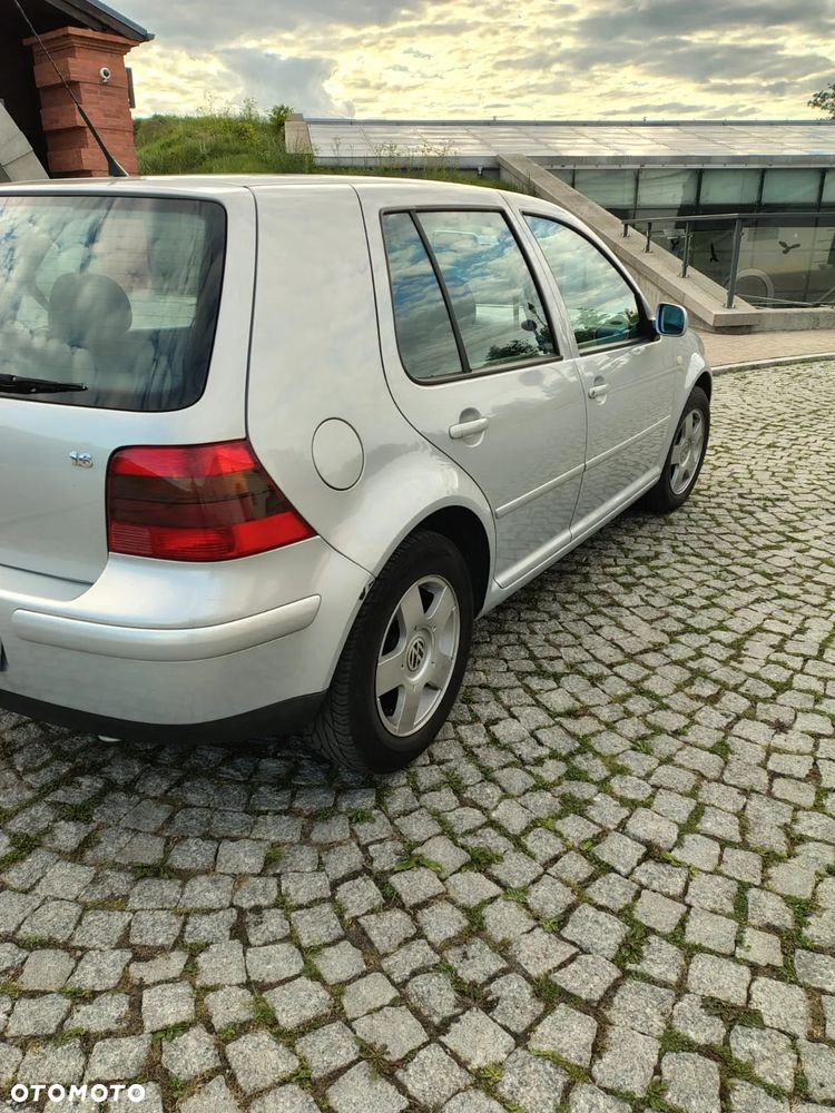 Volkswagen Golf 1.6 - 13