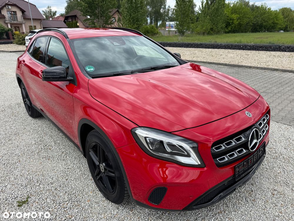 Mercedes-Benz GLA 180 Urban - 2