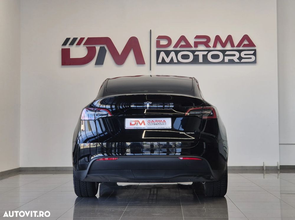 Tesla Model Y Long Range Dual Motor AWD - 18