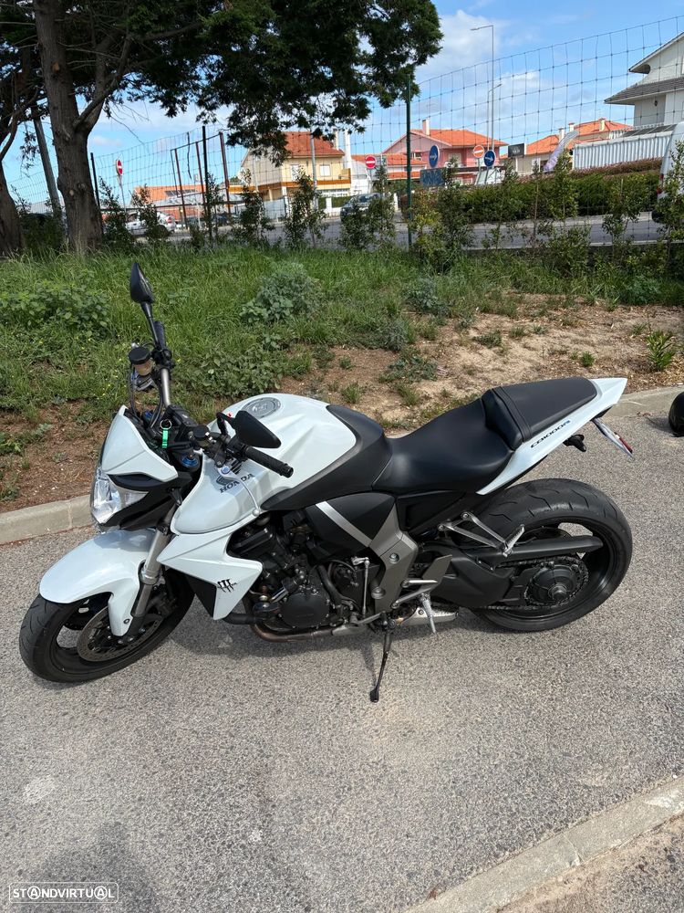 Honda CB - 1