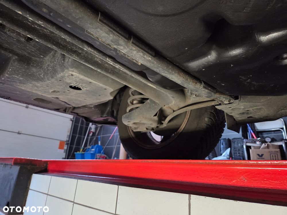 Toyota Auris 1.33 VVT-i - 23