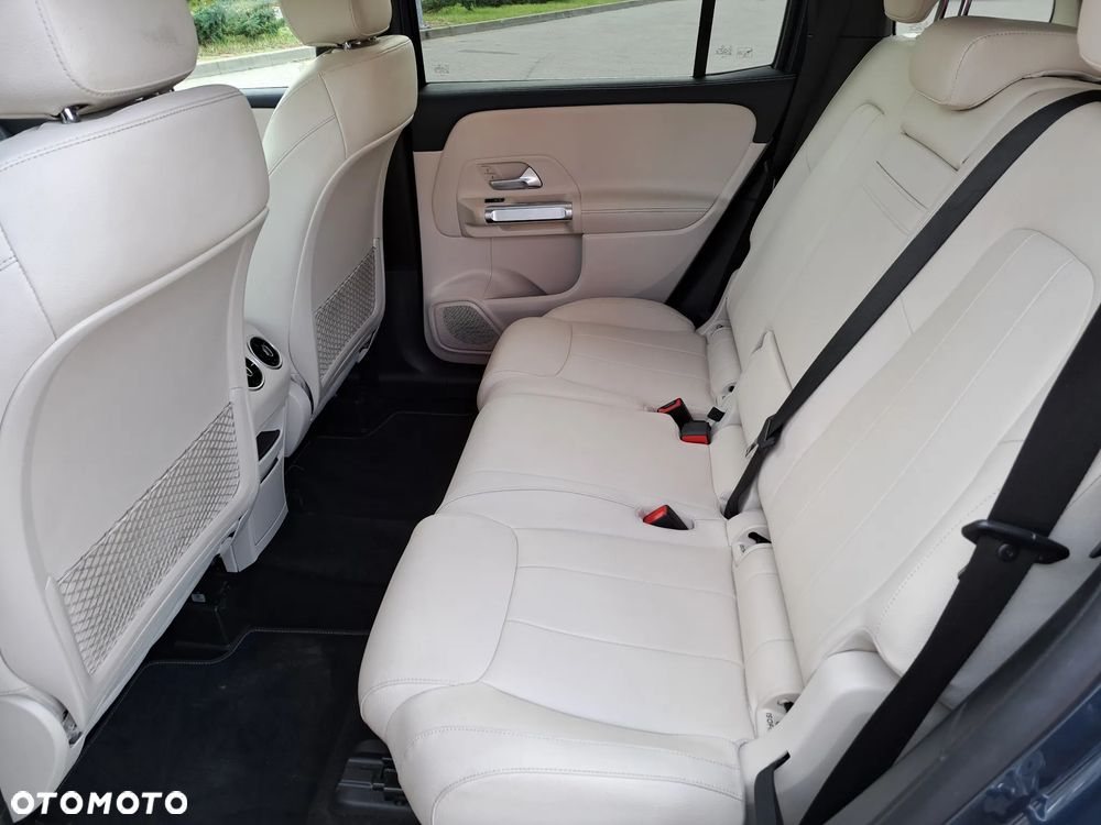 Mercedes-Benz GLB - 31
