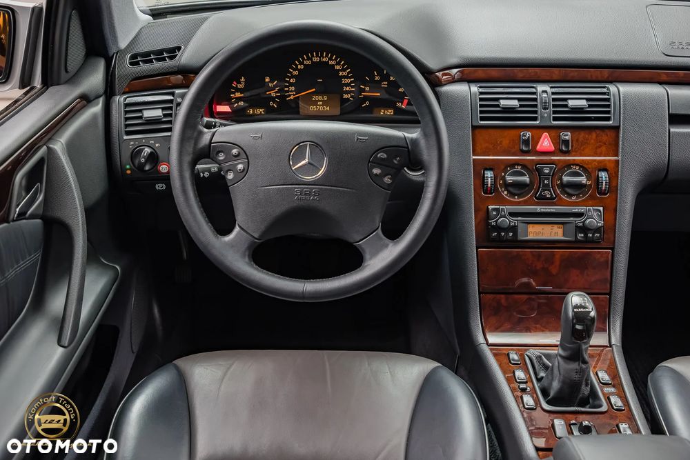 Mercedes-Benz Klasa E - 17