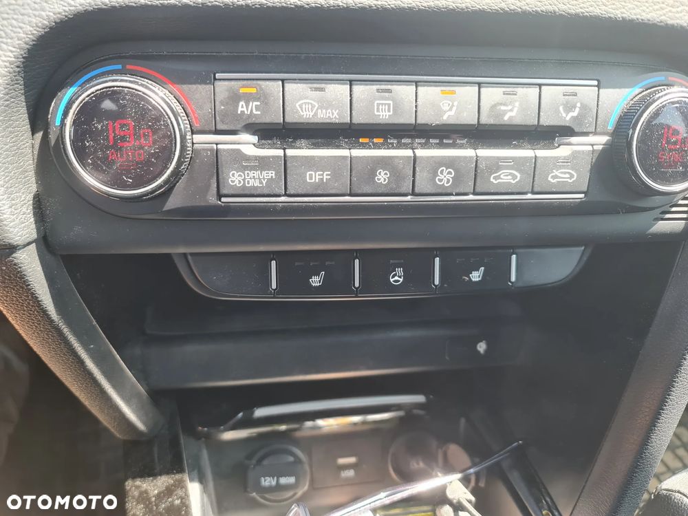 Kia Ceed 1.6 GDI PHEV Business Line DCT - 4