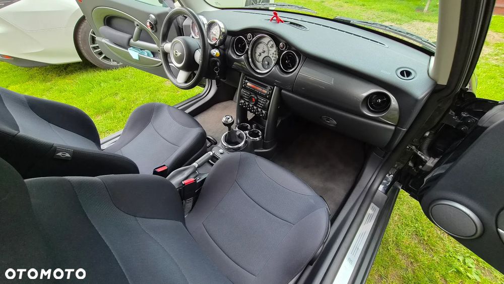 MINI Cooper Standard - 11