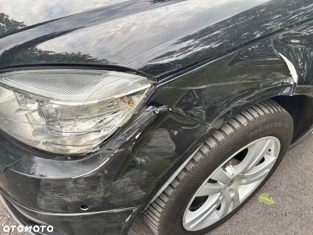 Mercedes-Benz Klasa C 180 CGI Automatik BlueEFFICIENCY Avantgarde - 6