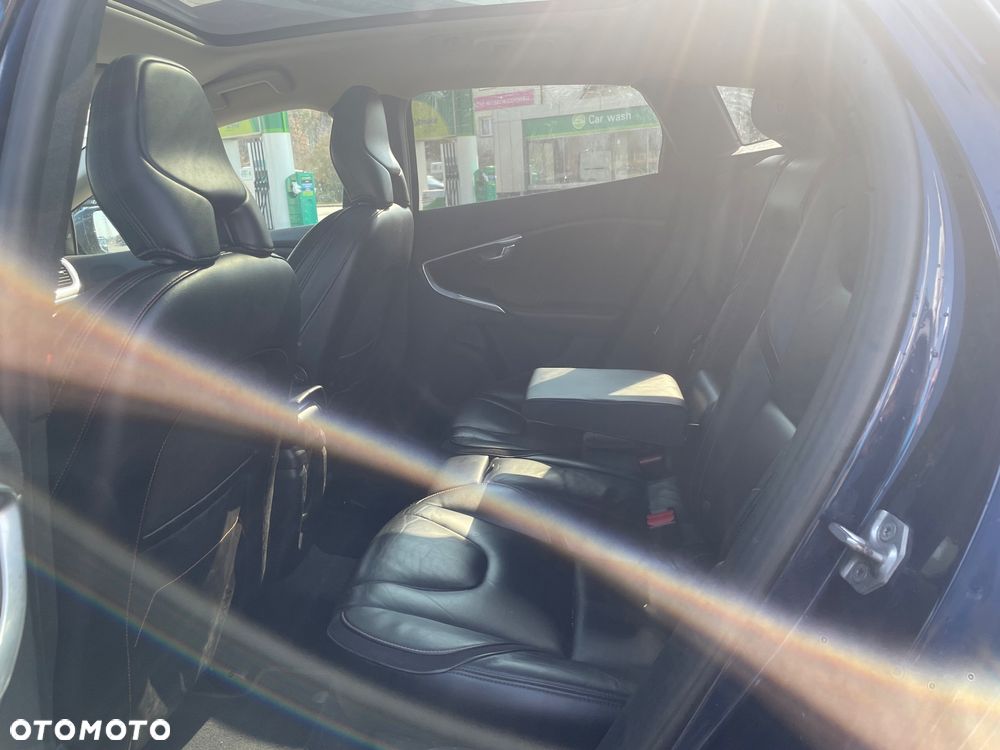 Volvo V40 D2 Drive-E Ocean Race - 11