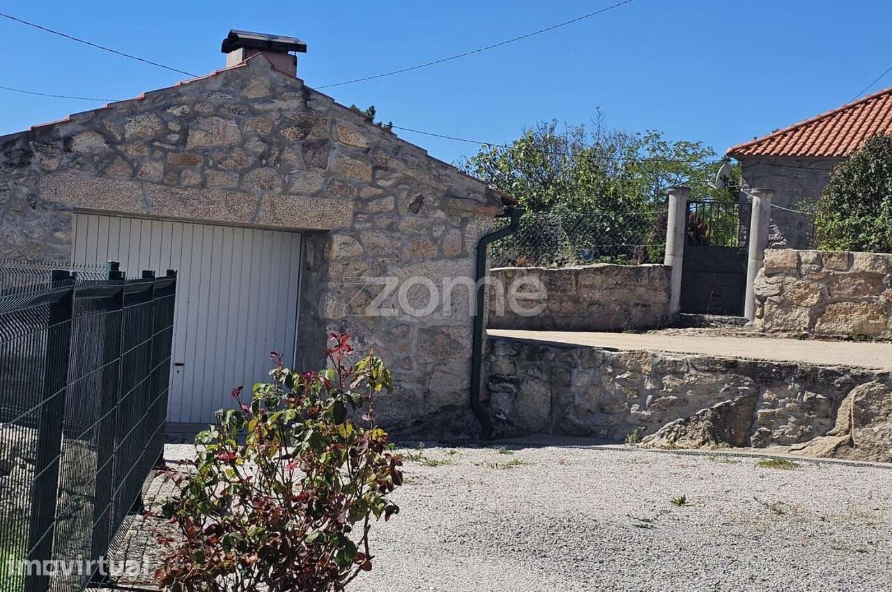 Moradia T2+1 com garagem e jardim | Vila Verde, Alijó - Grande imagem: 4/21