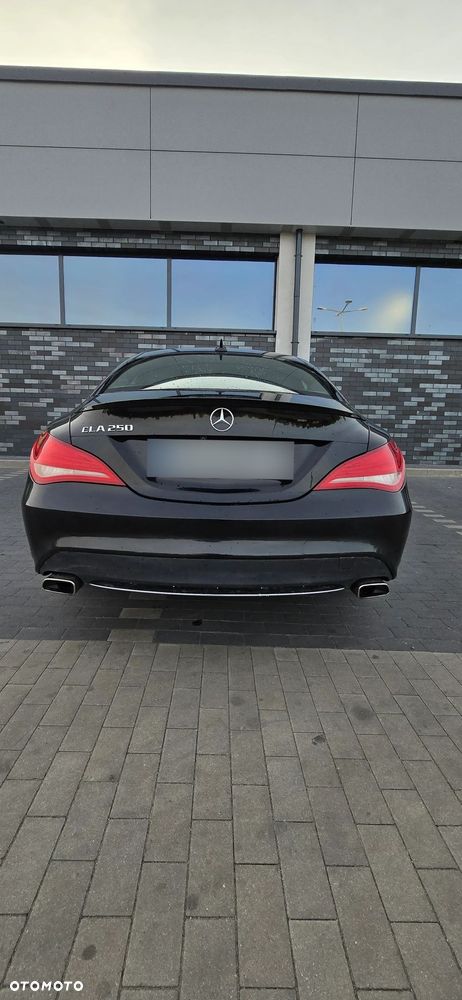 Mercedes-Benz CLA 250 4Matic 7G-DCT StreetStyle - 6
