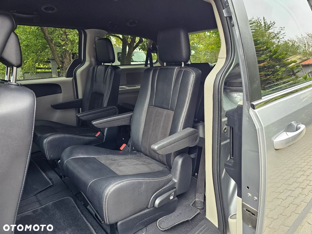 Dodge Grand Caravan - 14