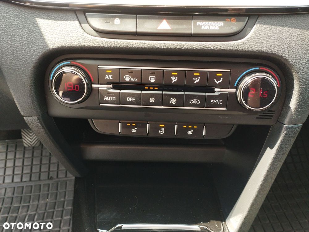 Kia Ceed 1.5 T-GDI Tribute - 24