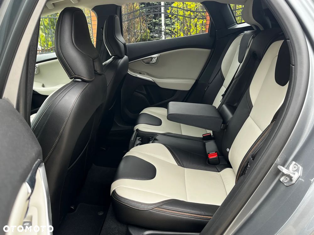 Volvo V40 Cross Country D3 Drive-E SCR Summum - 8