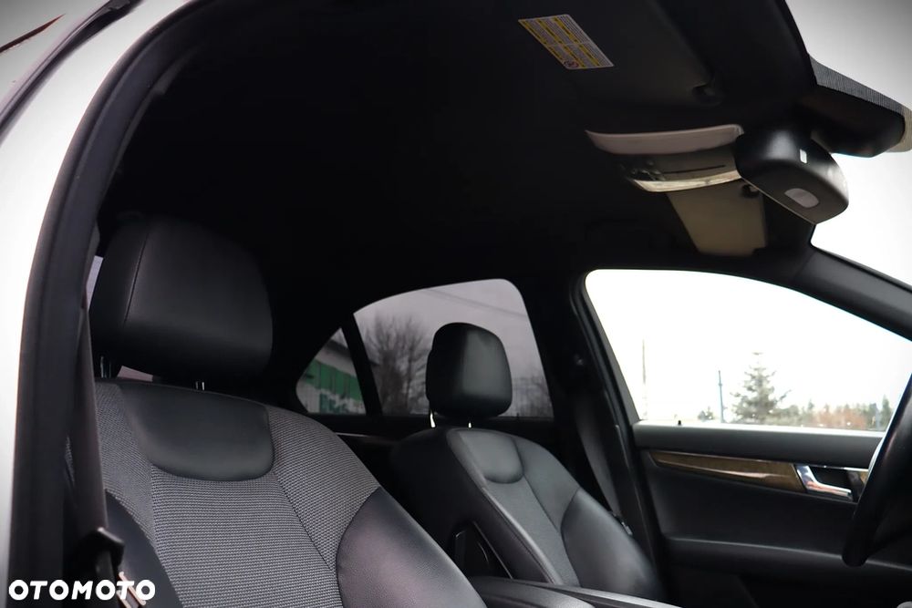 Mercedes-Benz Klasa C 230 7G-TRONIC Avantgarde Sport Edition - 12