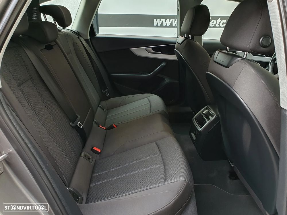 Audi A4 Avant 30 TDI Advanced S tronic - 5