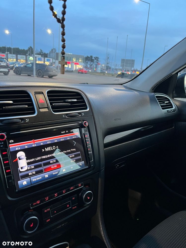 Volkswagen Golf VI 2.0 TDI Comfortline DSG - 17