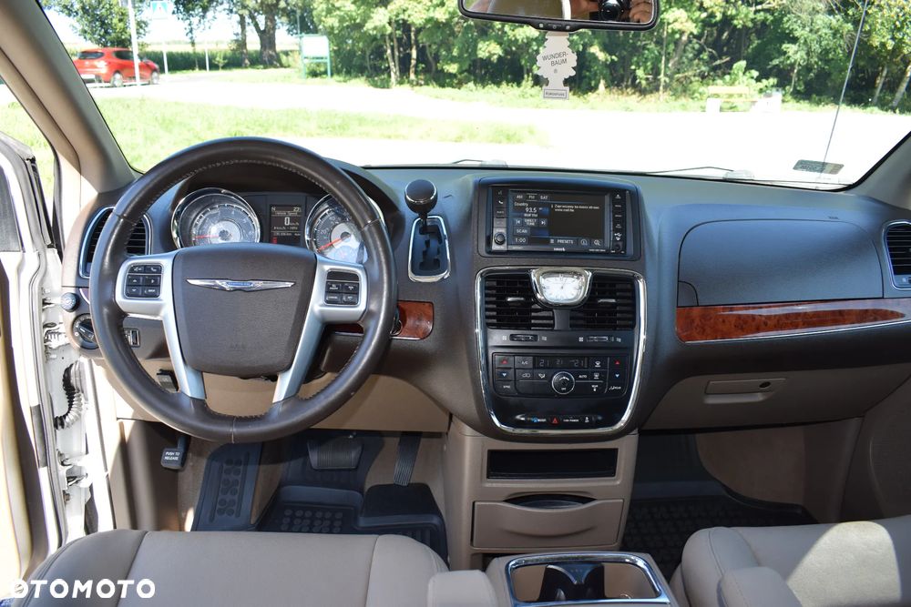 Chrysler Town & Country 3.6 Touring - 19