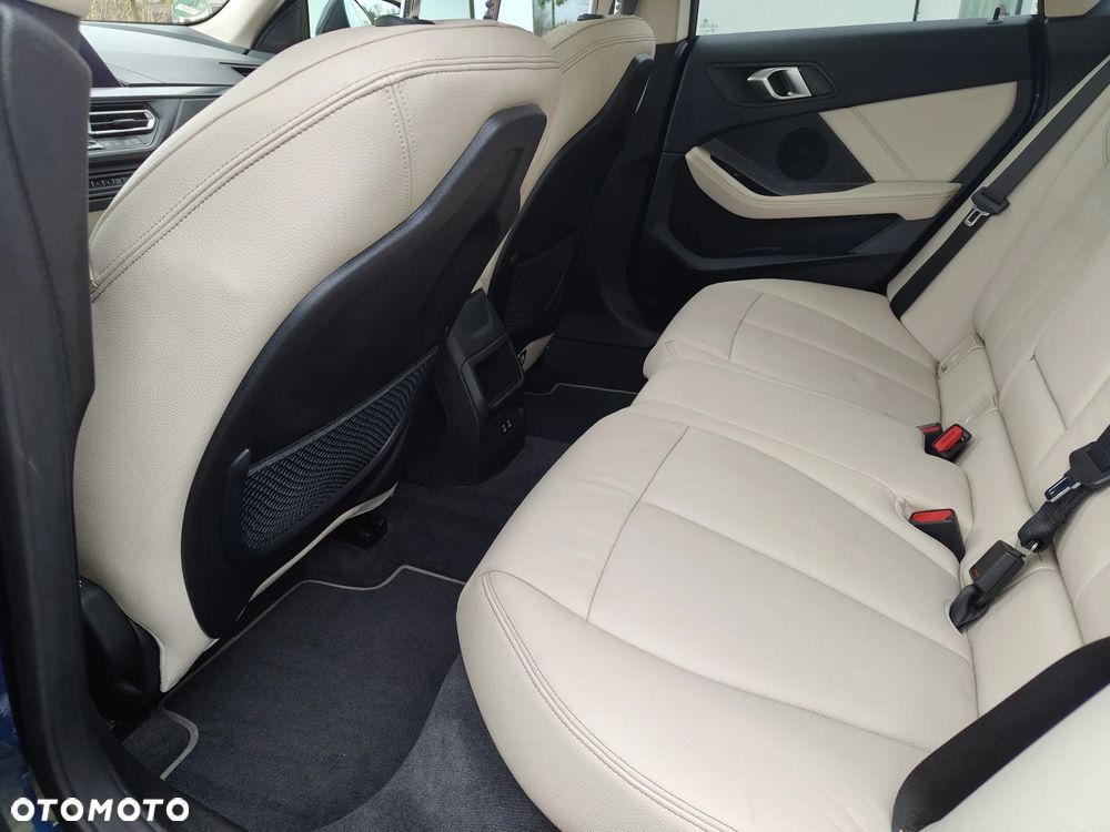 BMW Seria 2 218d Sport-Aut Sport Line - 18