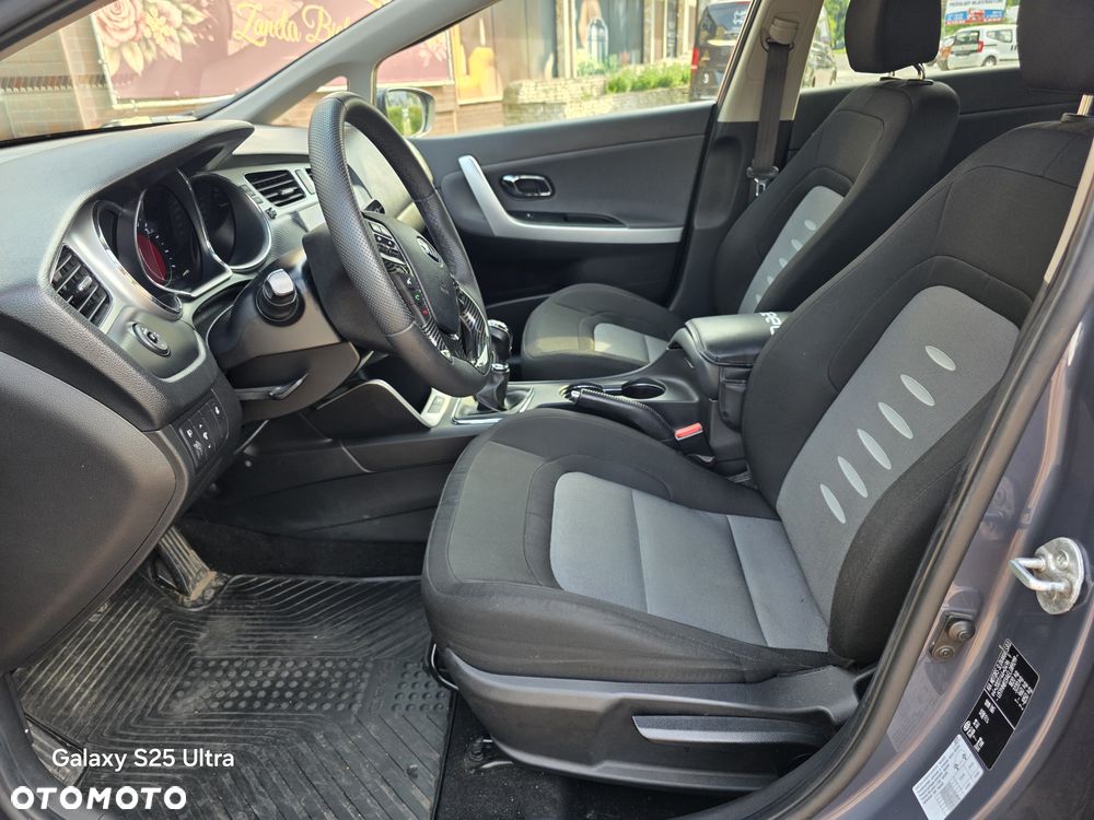 Kia Ceed 1.6 GDI ISG Dream Team Edition - 13