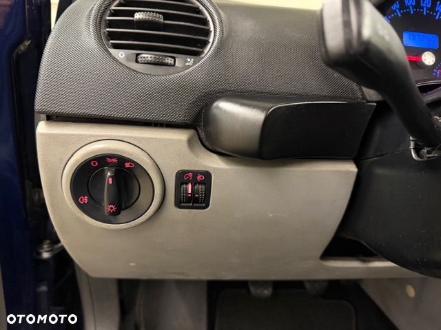 Volkswagen New Beetle Cabriolet 2.0 - 23