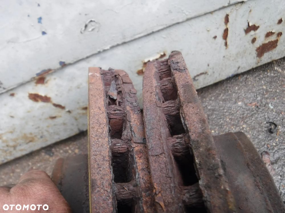 Audi A6 C6 2.7  TDI zacisk hamulcowy przod tarcze swap 320mm - 4