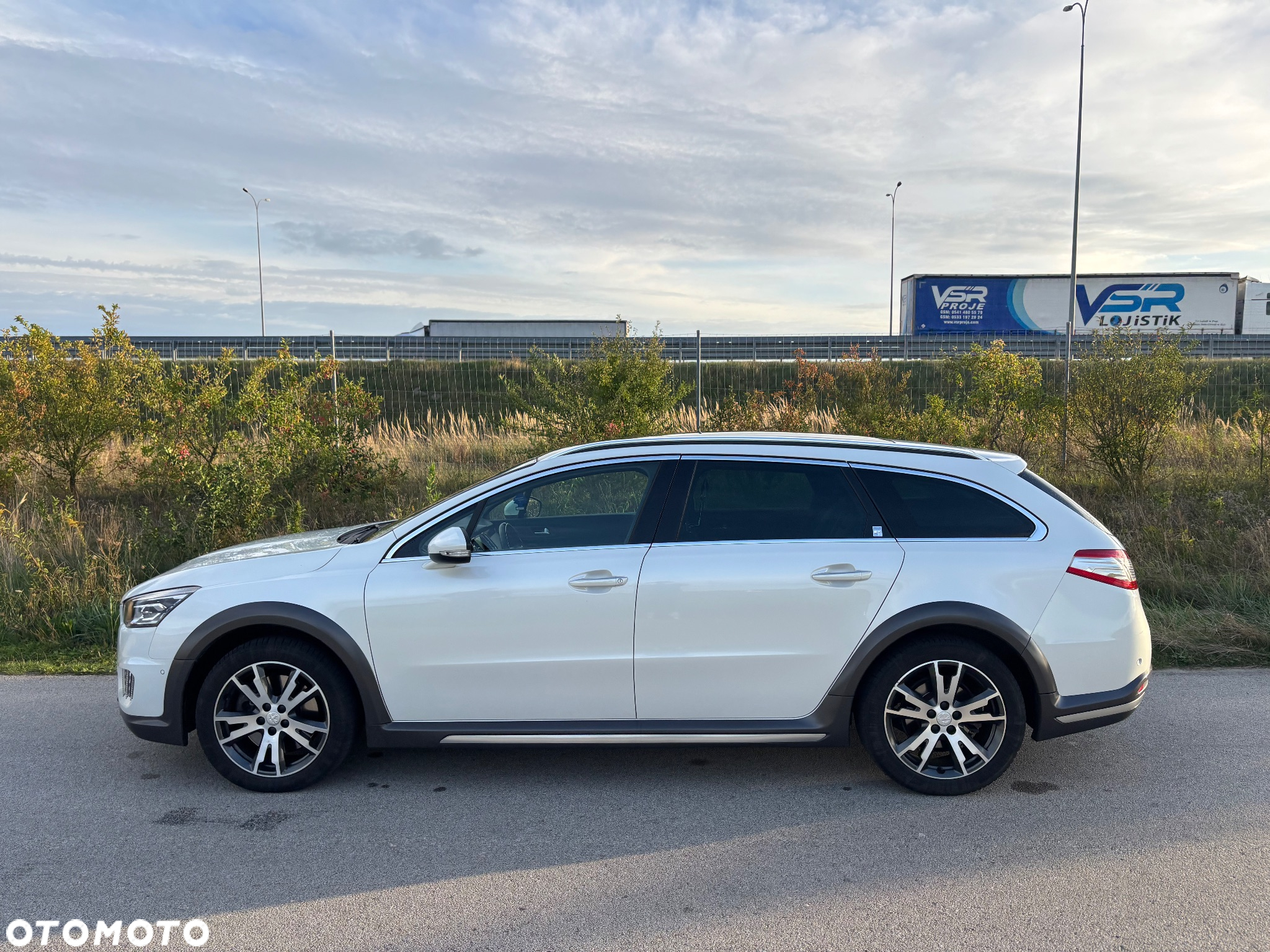 Peugeot 508 RXH Hybrid4 - 2