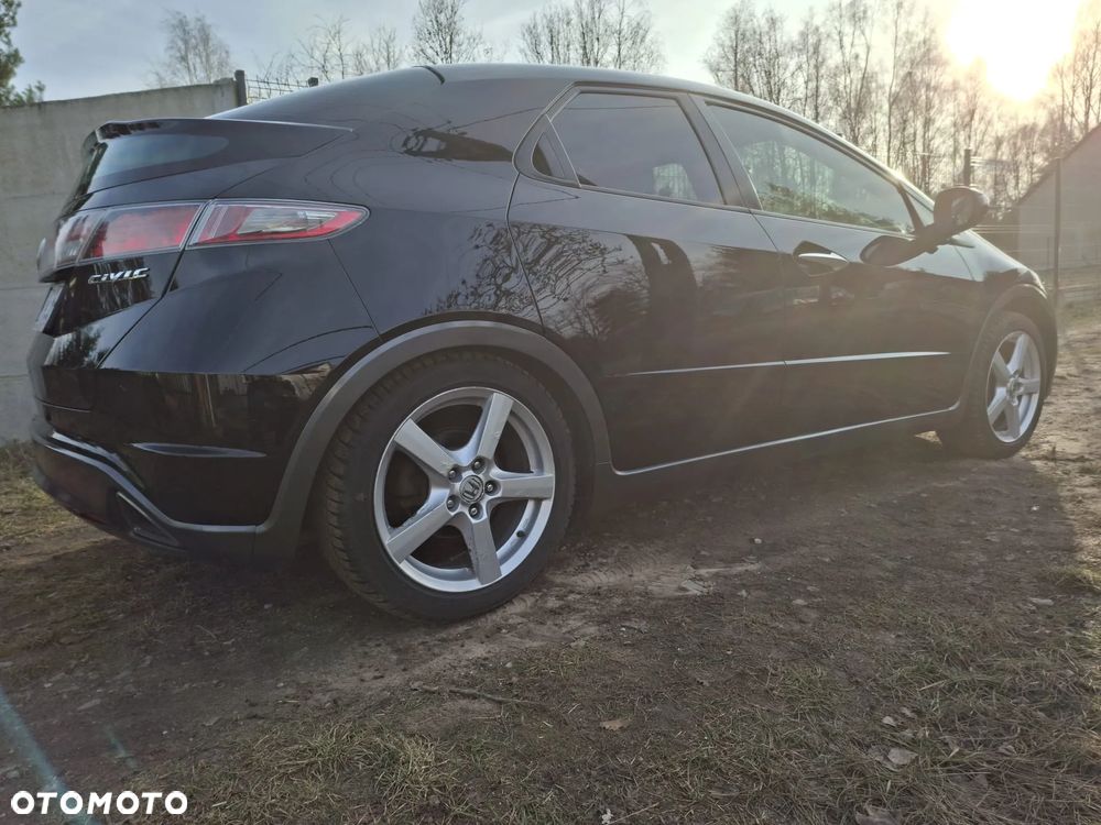 Honda Civic 1.8 Sport - 10