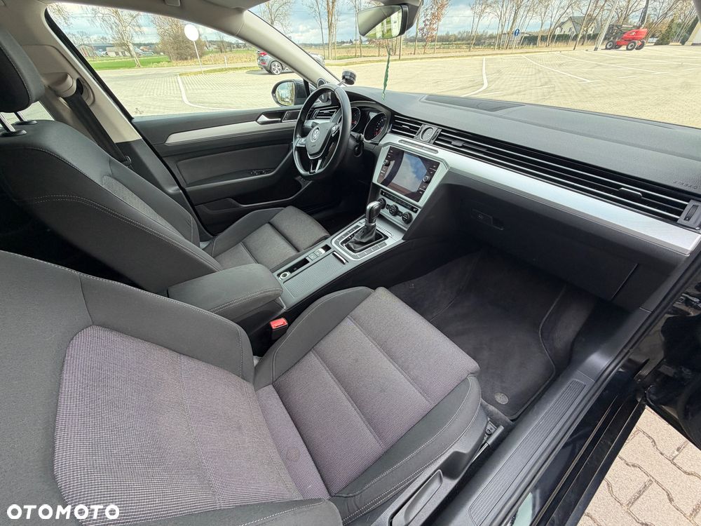 Volkswagen Passat 2.0 TDI SCR DSG Business - 29
