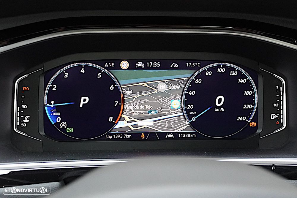 VW T-Roc 1.5 TSI R-Line DSG - 42